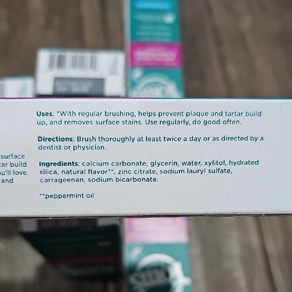 Toms Antiplaque & Whitening Toothpaste - Green - Picture 7 of 7